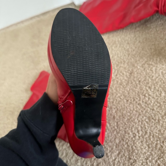 Women's Red Knee-High Boots Pointed Toe Bright Leather Heel Boots - Picture 3 of 10